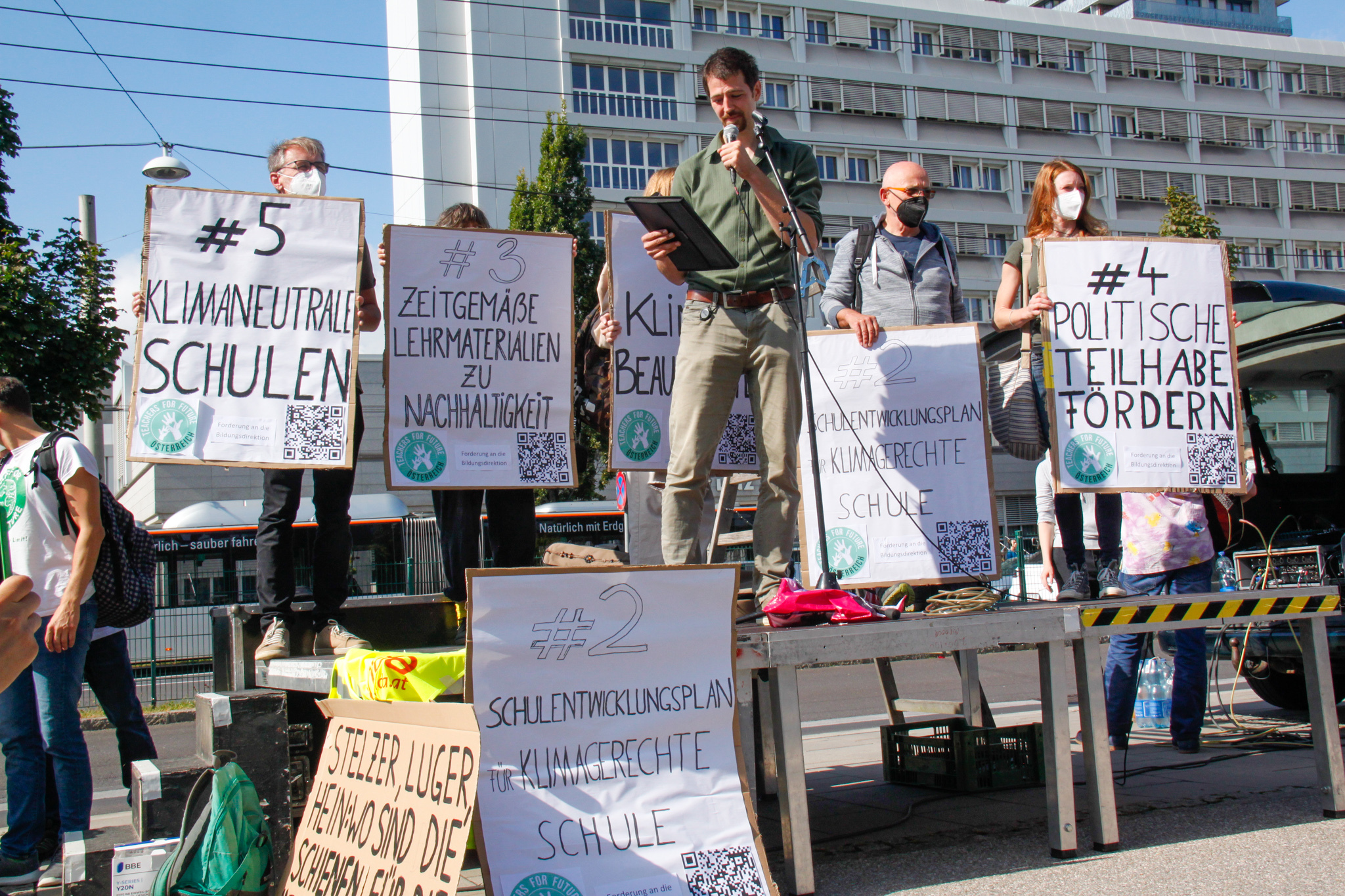 Pressefotos_5a Teachers For Future bei Ankündigung der vierzehn Forderungden an die Bildungsdirektion bei Demo
