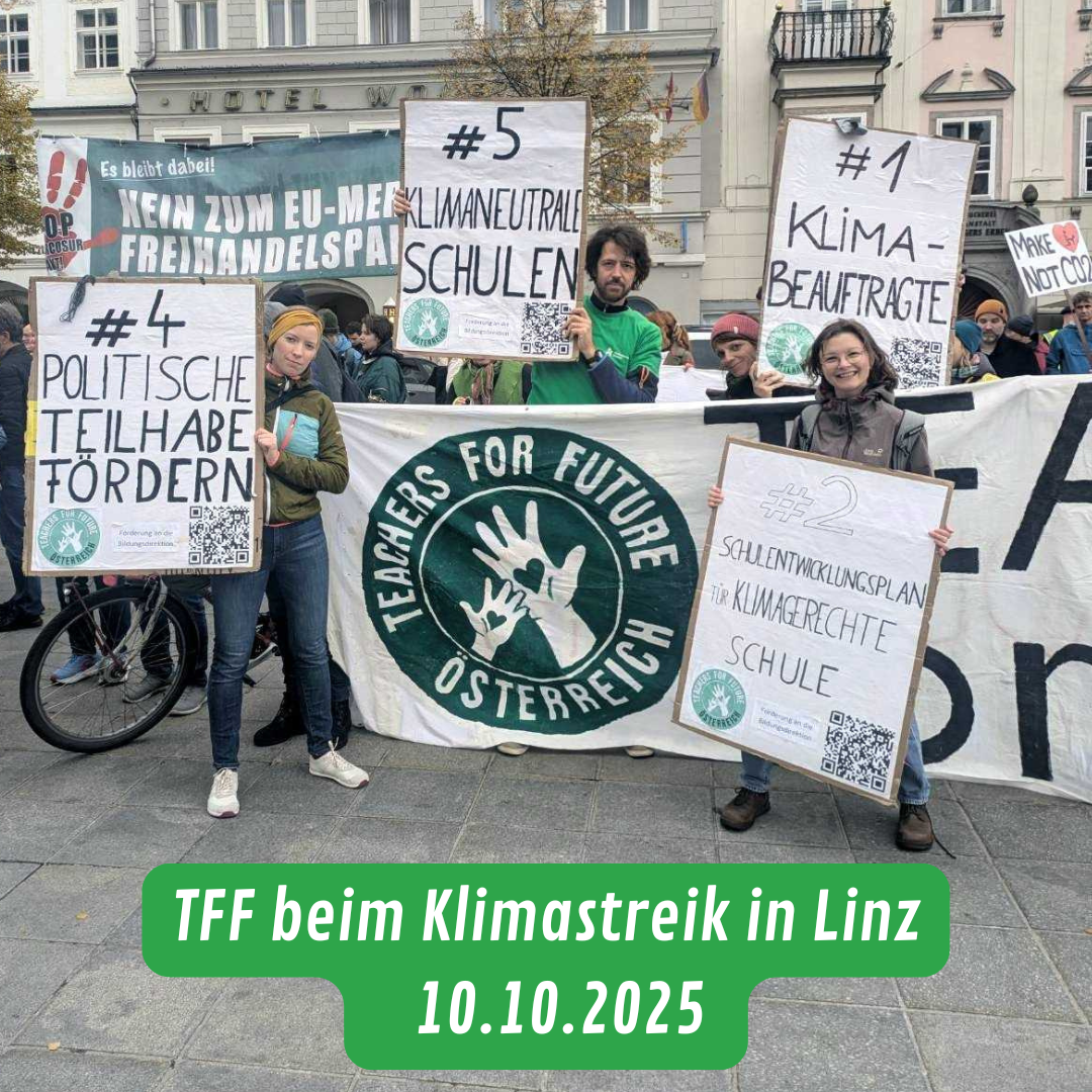 TFF Linz am Klimastreik vom 10.10.2025 mit Schildern der Forderungen