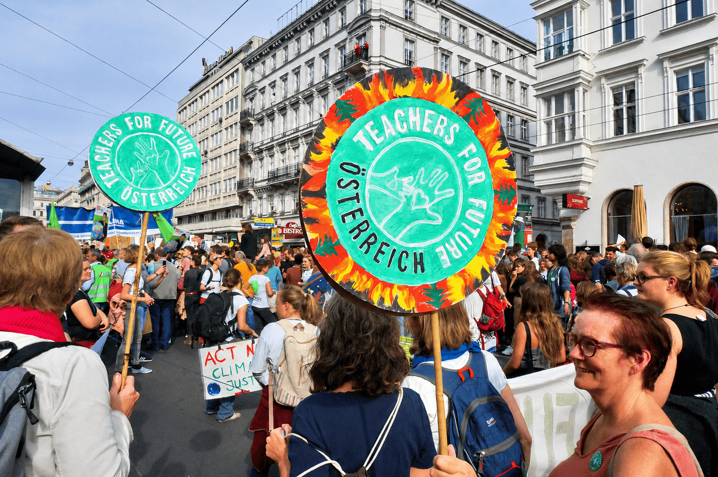 Klimademonstration. Schilder mit der Aufschrift 